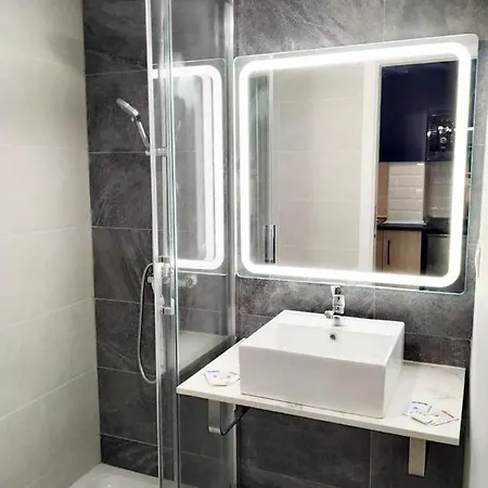 24h Self Check-in Centro Downtown Apartmán *